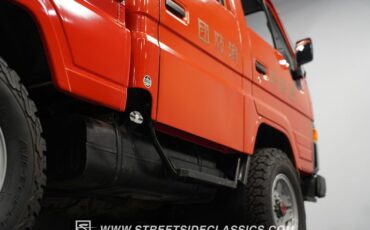 Toyota-Hiace-1988-Red-Blue-30