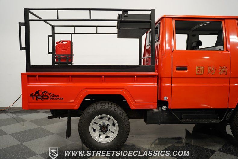 Toyota-Hiace-1988-Red-Blue-31