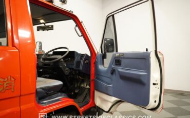 Toyota-Hiace-1988-Red-Blue-35