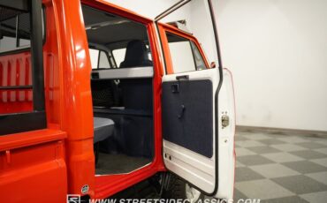 Toyota-Hiace-1988-Red-Blue-37