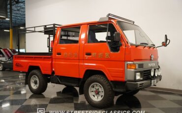 Toyota-Hiace-1988-Red-Blue-43