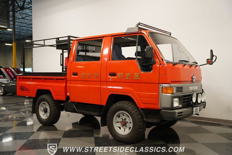 Toyota-Hiace-1988-Red-Blue-43
