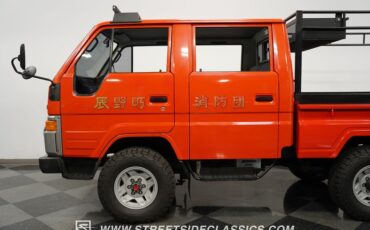 Toyota-Hiace-1988-Red-Blue-45