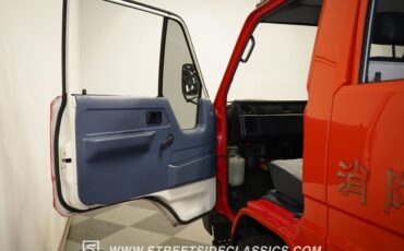 Toyota-Hiace-1988-Red-Blue-49