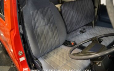 Toyota-Hiace-1988-Red-Blue-5