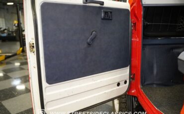 Toyota-Hiace-1988-Red-Blue-7