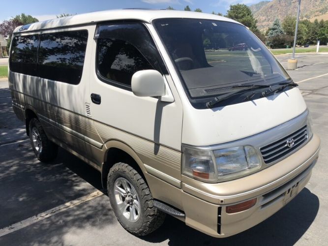 Toyota-Hiace-1993-White-Brown-1