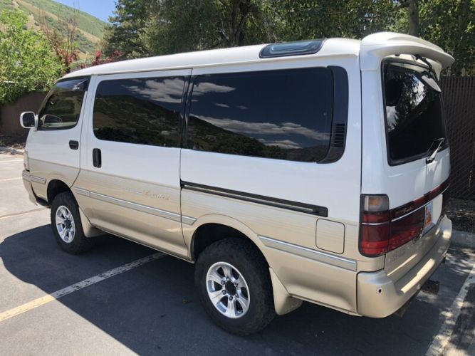 Toyota-Hiace-1993-White-Brown-2