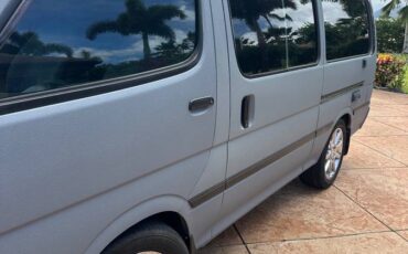 Toyota-Hiace-2.9l-diesel-1993-grey-1