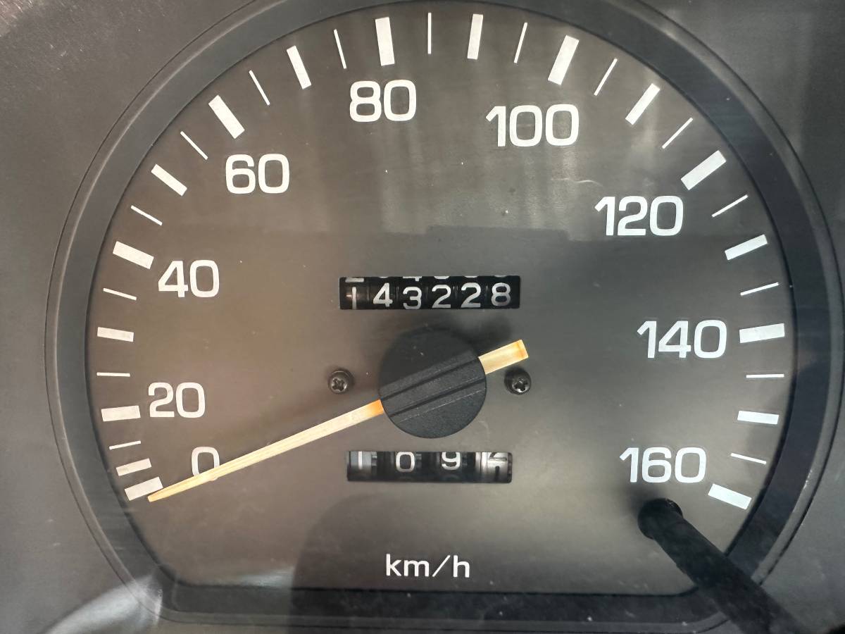 Toyota-Hiace-2.9l-diesel-1993-grey-4