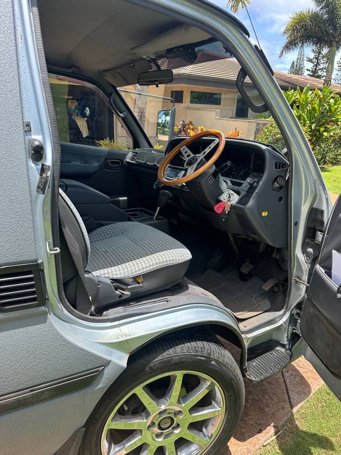 Toyota-Hiace-2.9l-diesel-1993-grey-5
