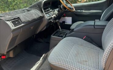 Toyota-Hiace-2.9l-diesel-1993-grey-8
