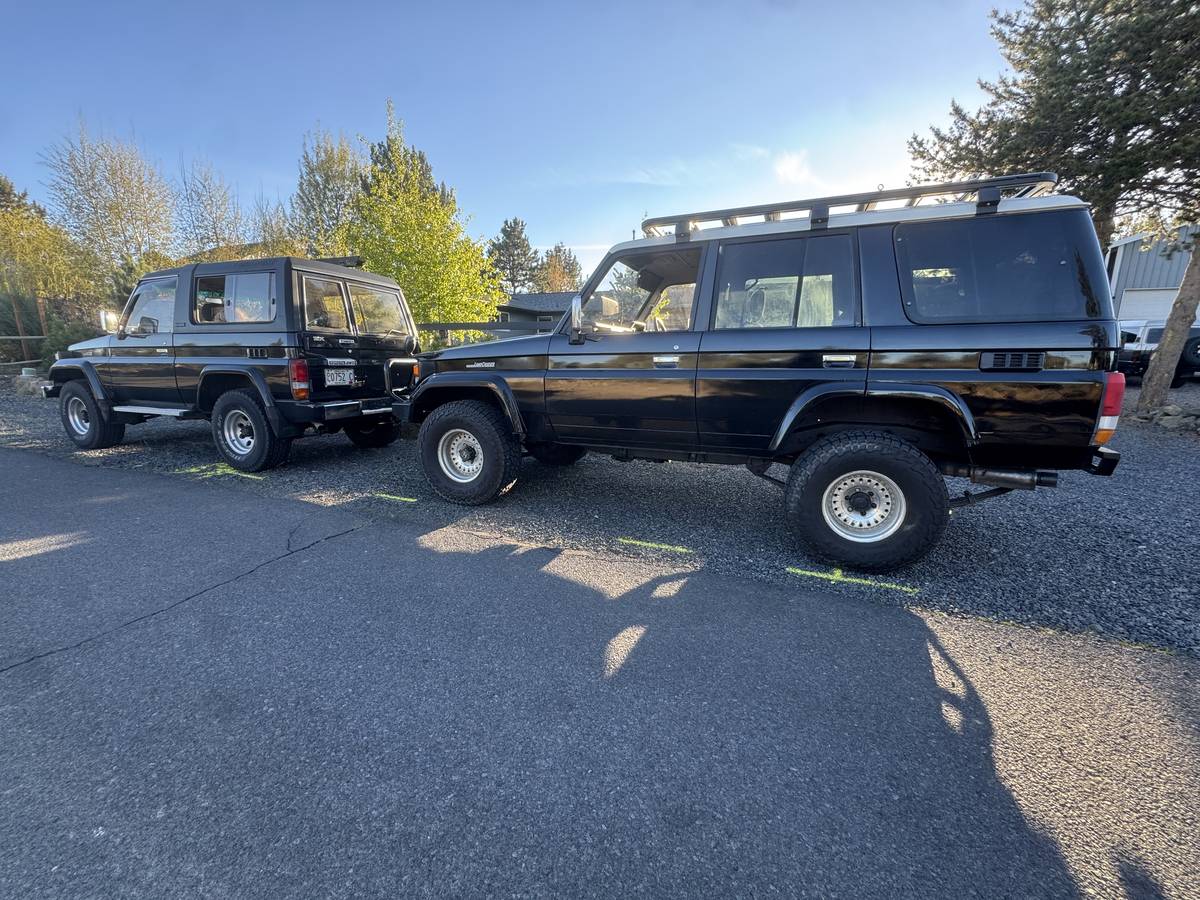 Toyota-Hzj73-diesel-1990-black-21