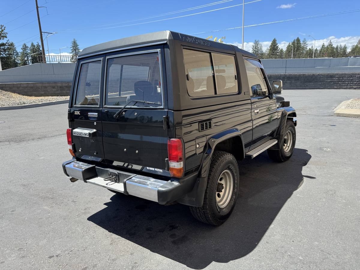 Toyota-Hzj73-diesel-1990-black-9