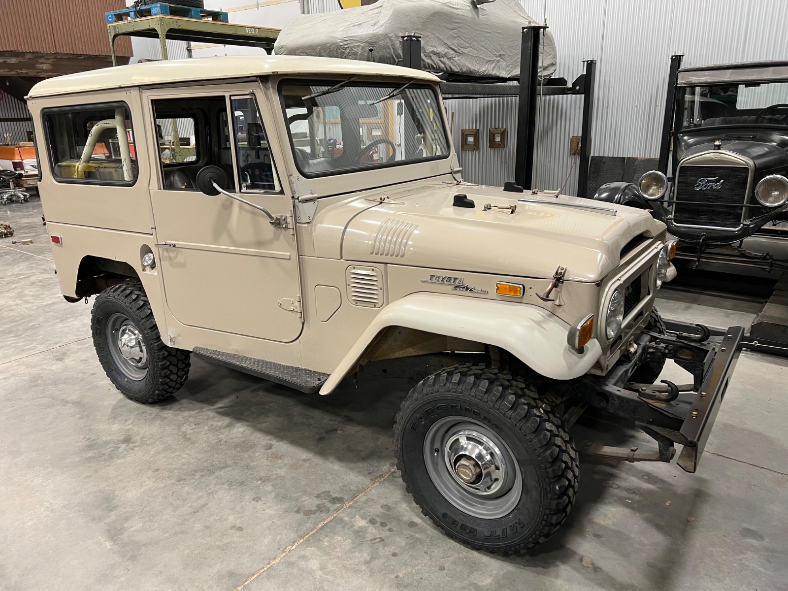 Toyota Land Cruiser 1971 SUV