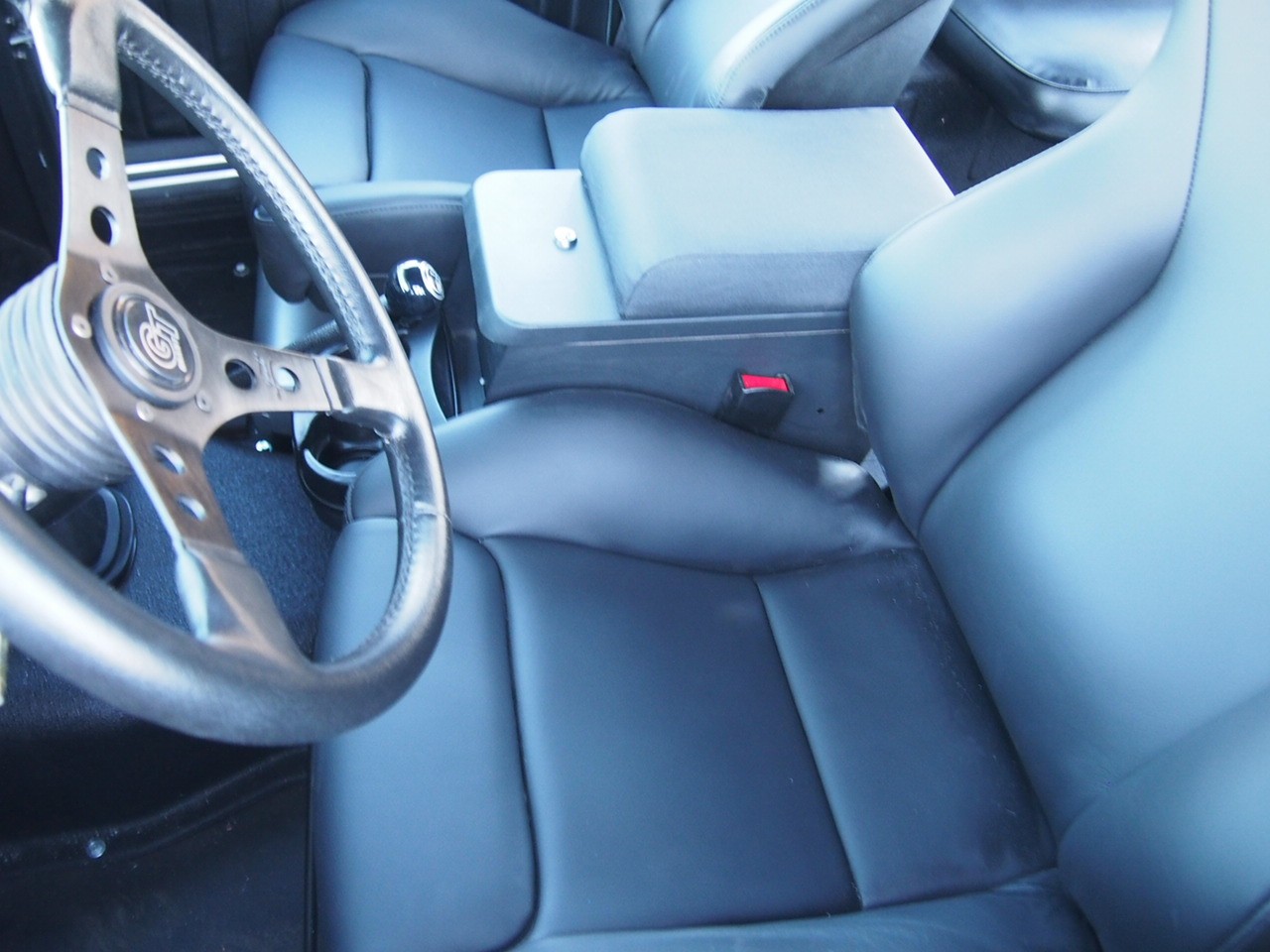 Toyota-Land-Cruiser-1976-SUV-11