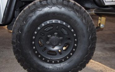 Toyota-Land-Cruiser-1976-SUV-19