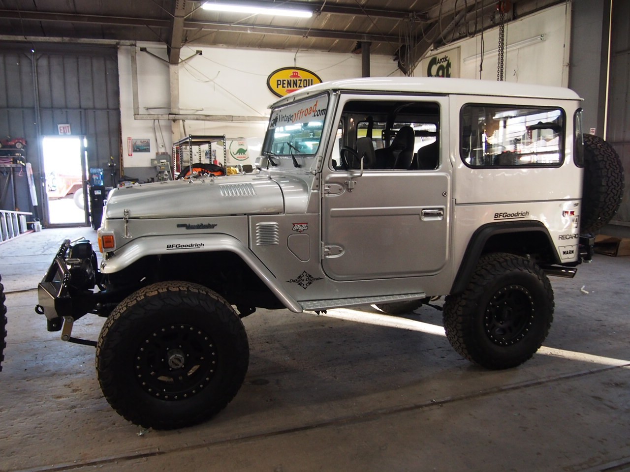 Toyota-Land-Cruiser-1976-SUV-20