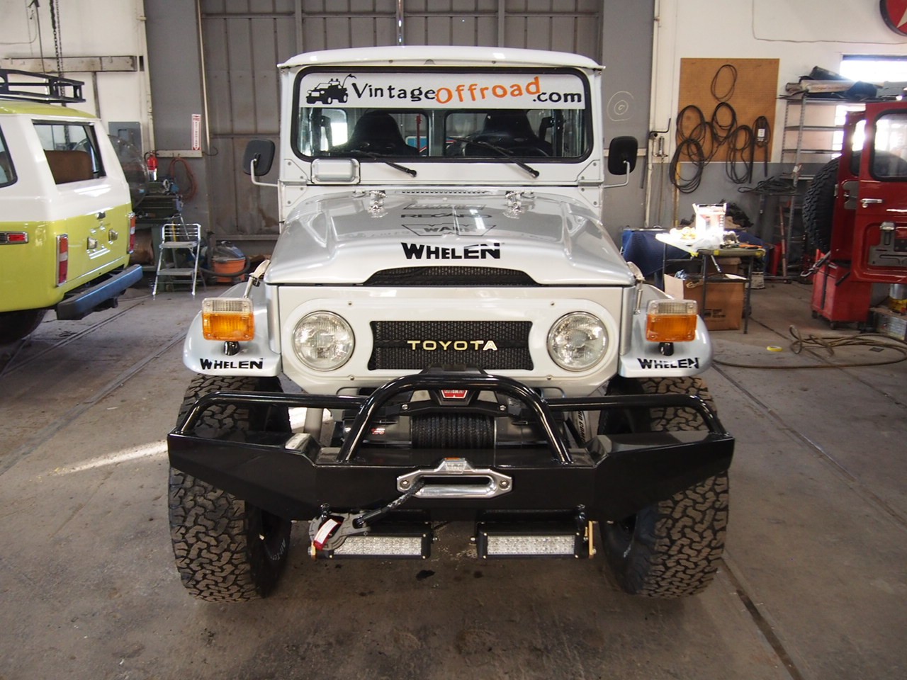 Toyota-Land-Cruiser-1976-SUV-21