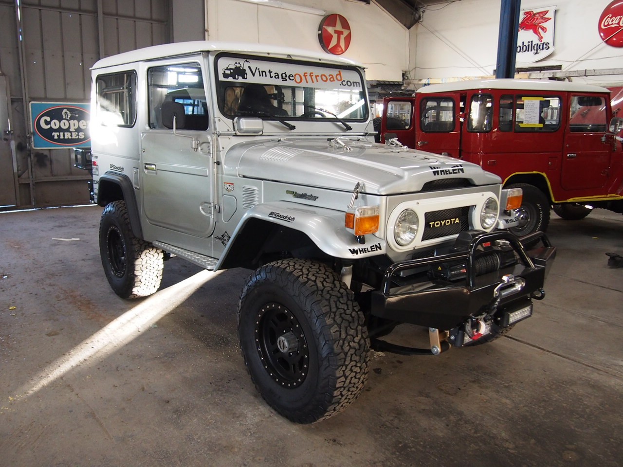 Toyota-Land-Cruiser-1976-SUV-22