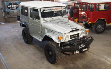 Toyota-Land-Cruiser-1976-SUV-33