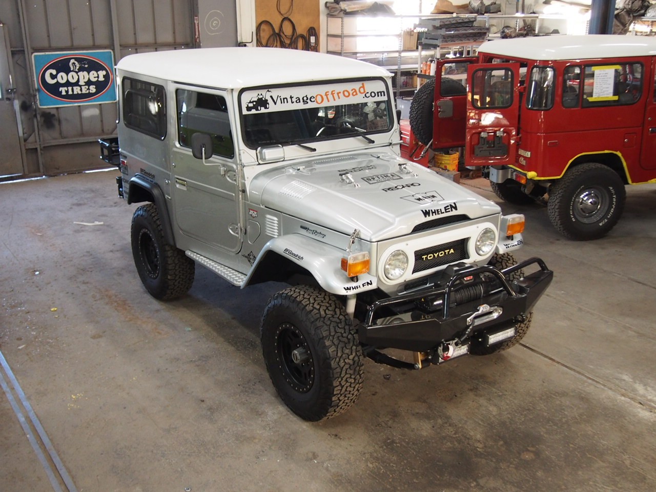 Toyota-Land-Cruiser-1976-SUV-33