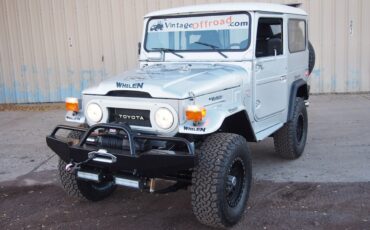 Toyota-Land-Cruiser-1976-SUV-36