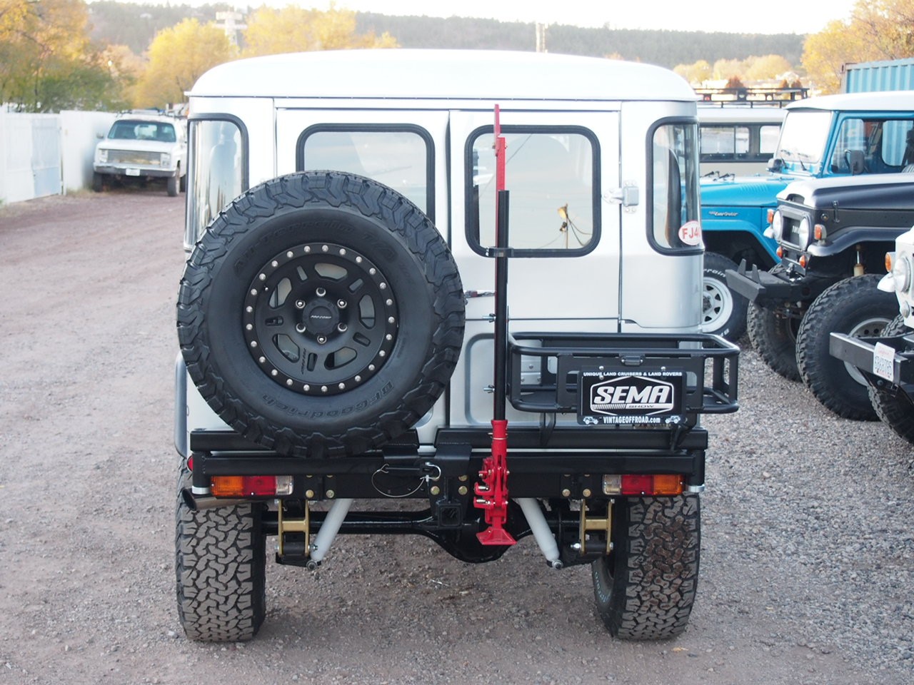 Toyota-Land-Cruiser-1976-SUV-39