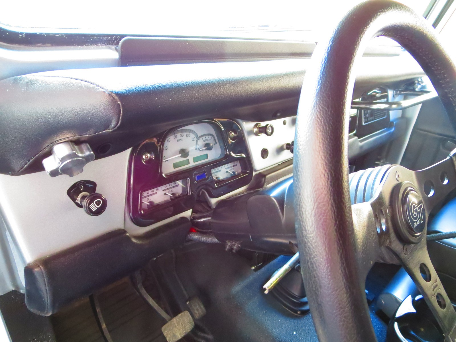 Toyota-Land-Cruiser-1976-SUV-6