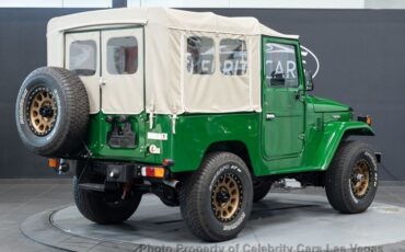 Toyota-Land-Cruiser-1978-SUV-2