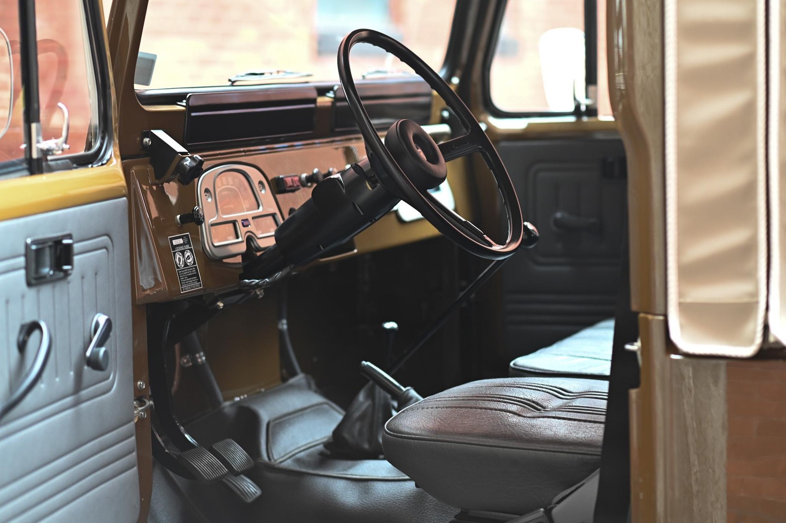 Toyota-Land-Cruiser-1979-10