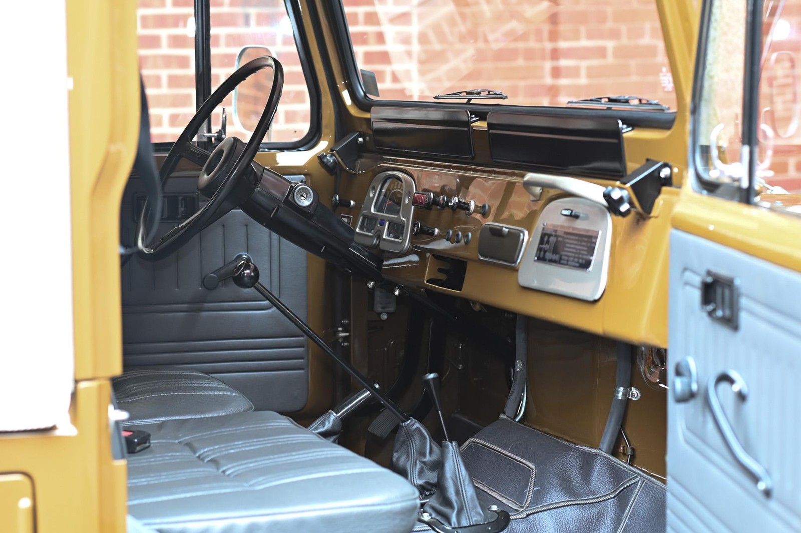 Toyota-Land-Cruiser-1979-12