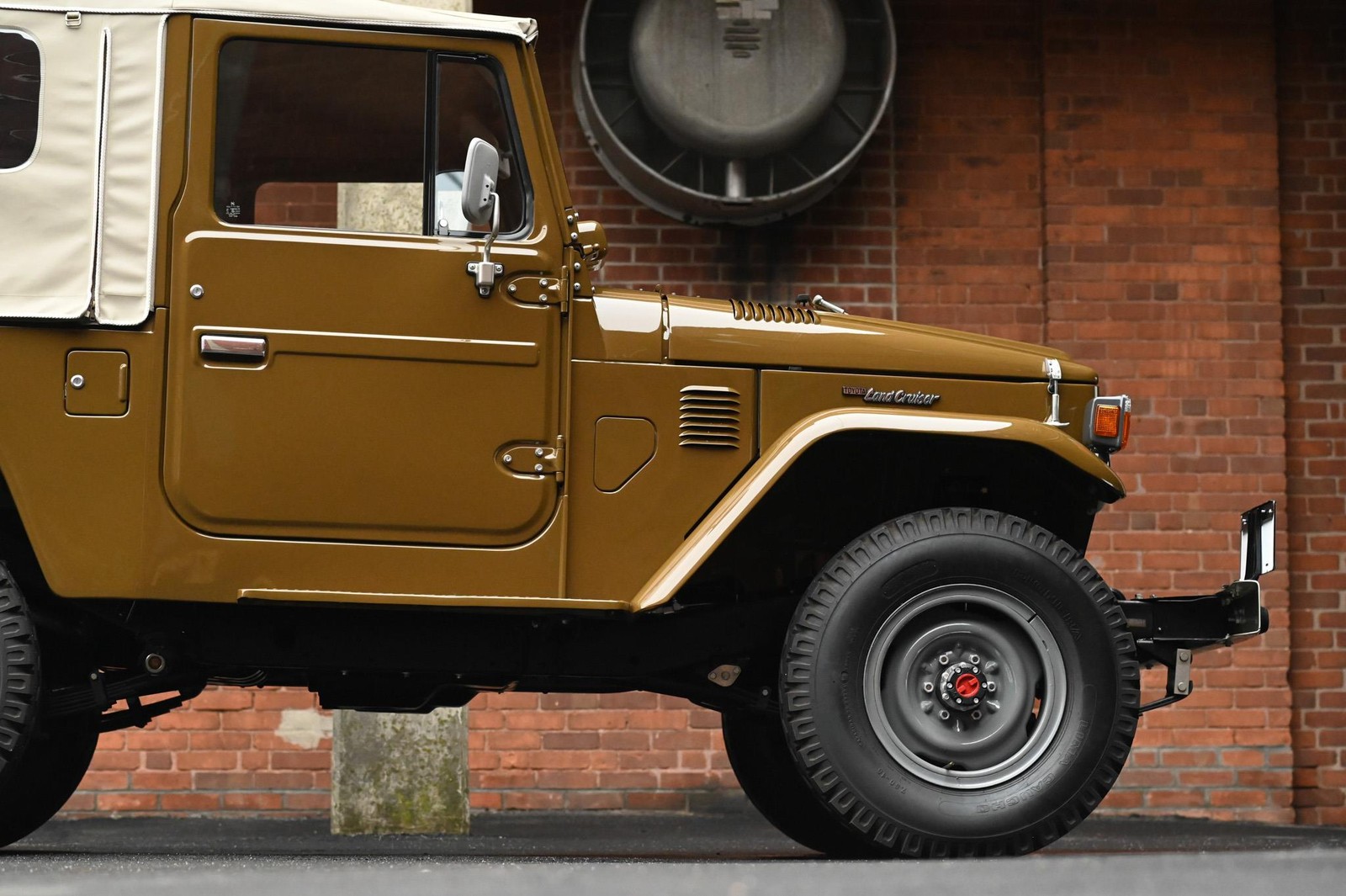 Toyota-Land-Cruiser-1979-18