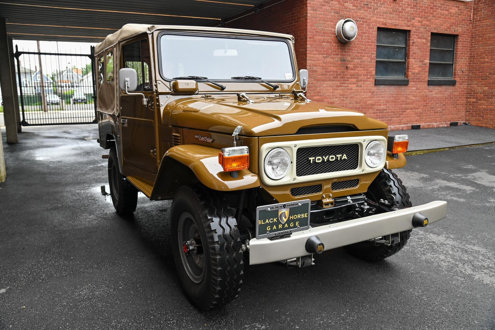Toyota-Land-Cruiser-1979-2
