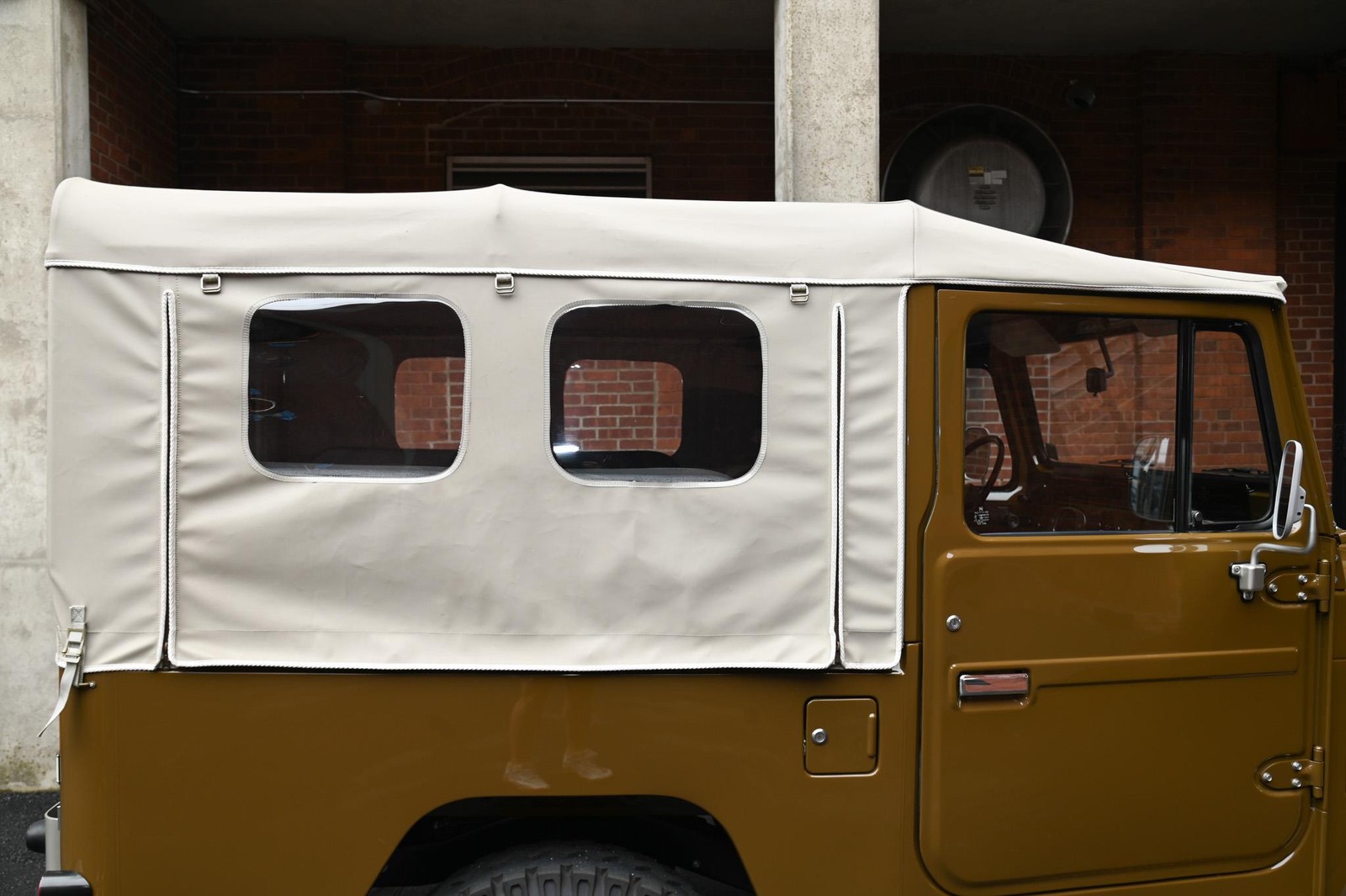 Toyota-Land-Cruiser-1979-24