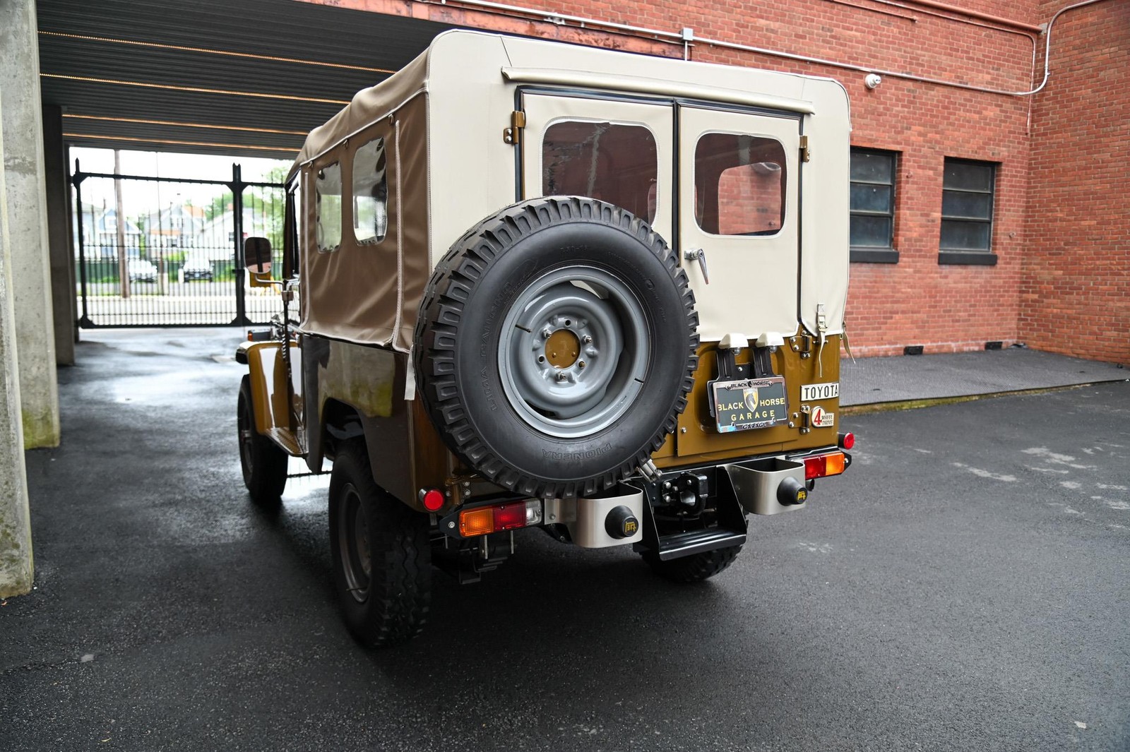 Toyota-Land-Cruiser-1979-7