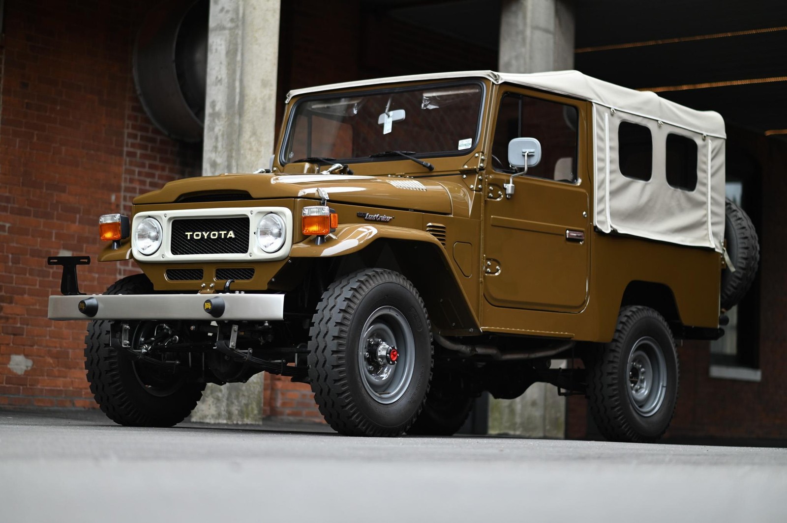 Toyota-Land-Cruiser-1979