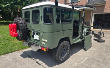 Toyota-Land-Cruiser-1980-2