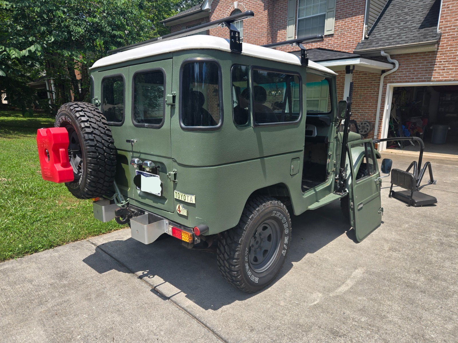 Toyota-Land-Cruiser-1980-2