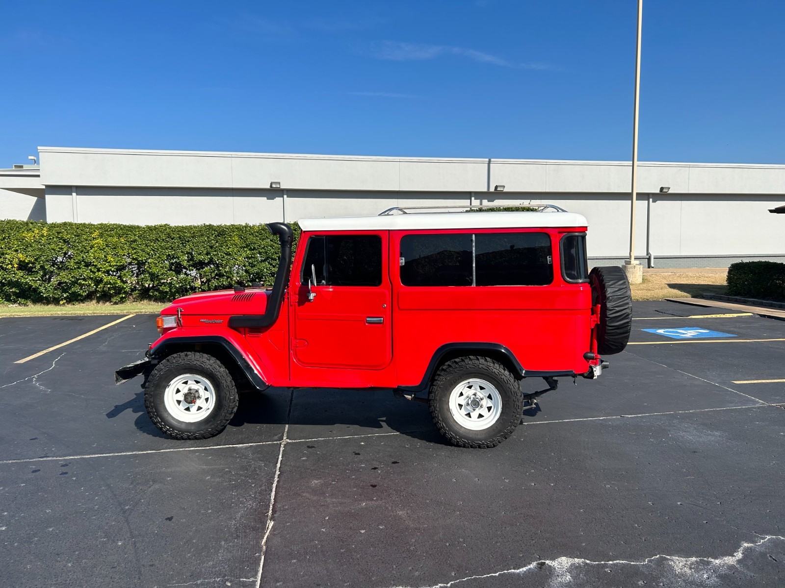 Toyota-Land-Cruiser-1980-SUV-1