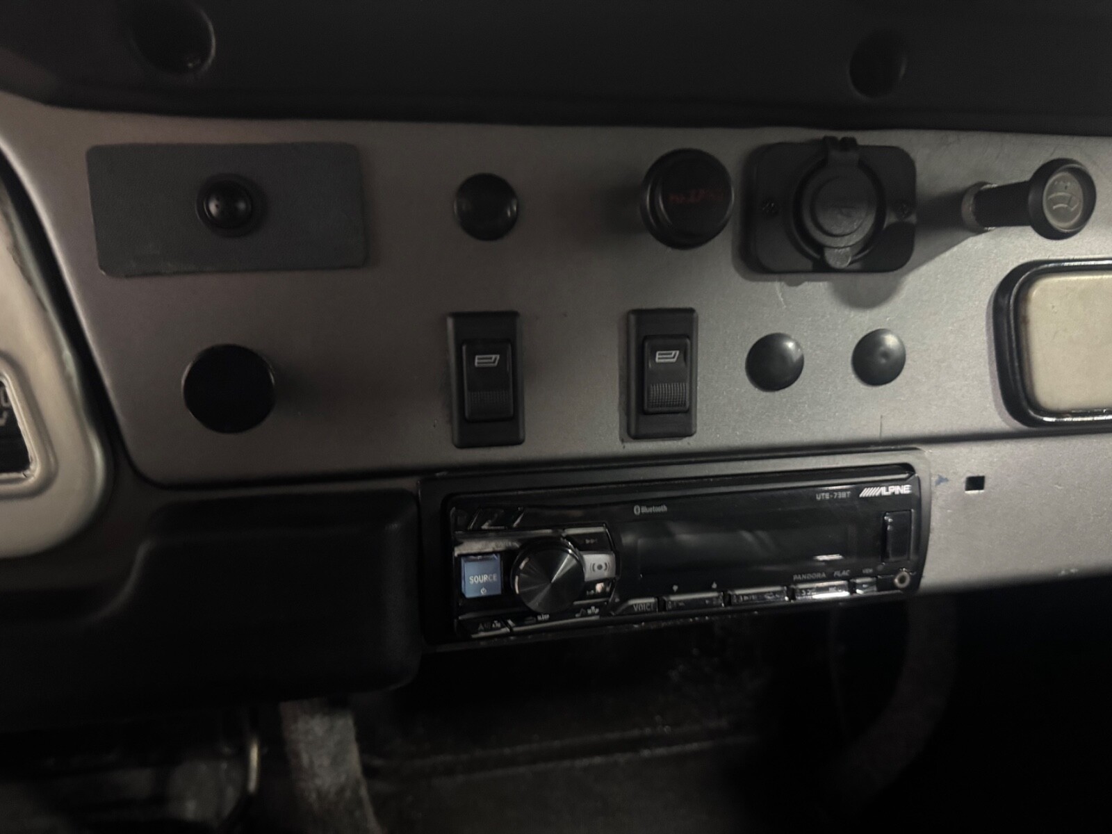 Toyota-Land-Cruiser-1980-SUV-14