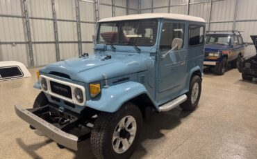 Toyota-Land-Cruiser-1980-SUV-4