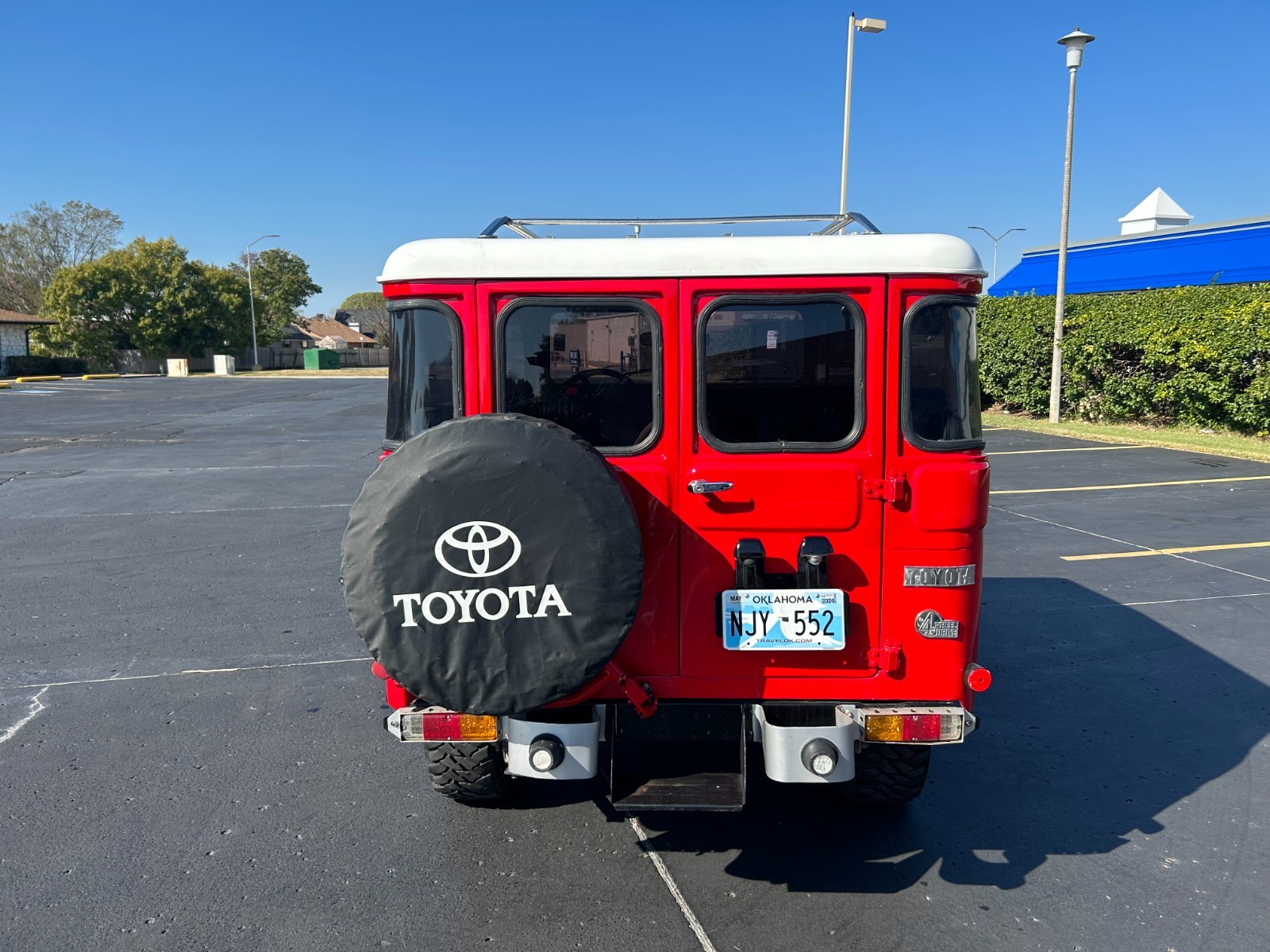 Toyota-Land-Cruiser-1980-SUV-4