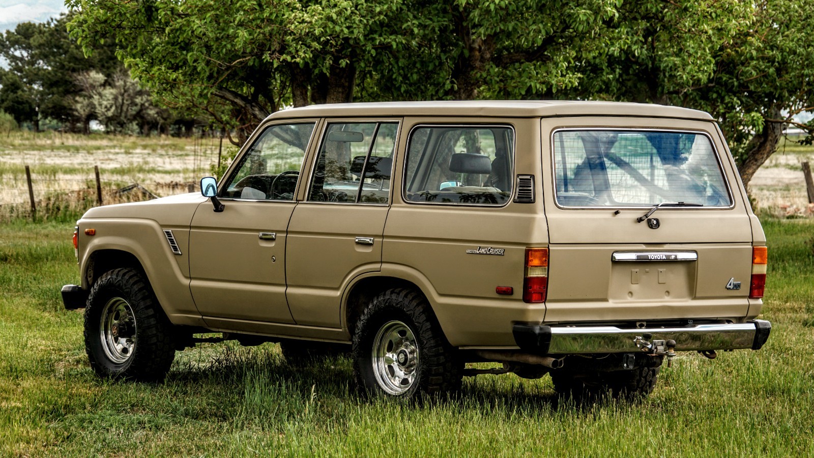 Toyota-Land-Cruiser-1984-SUV-2