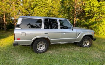 Toyota-Land-Cruiser-1985-SUV-1
