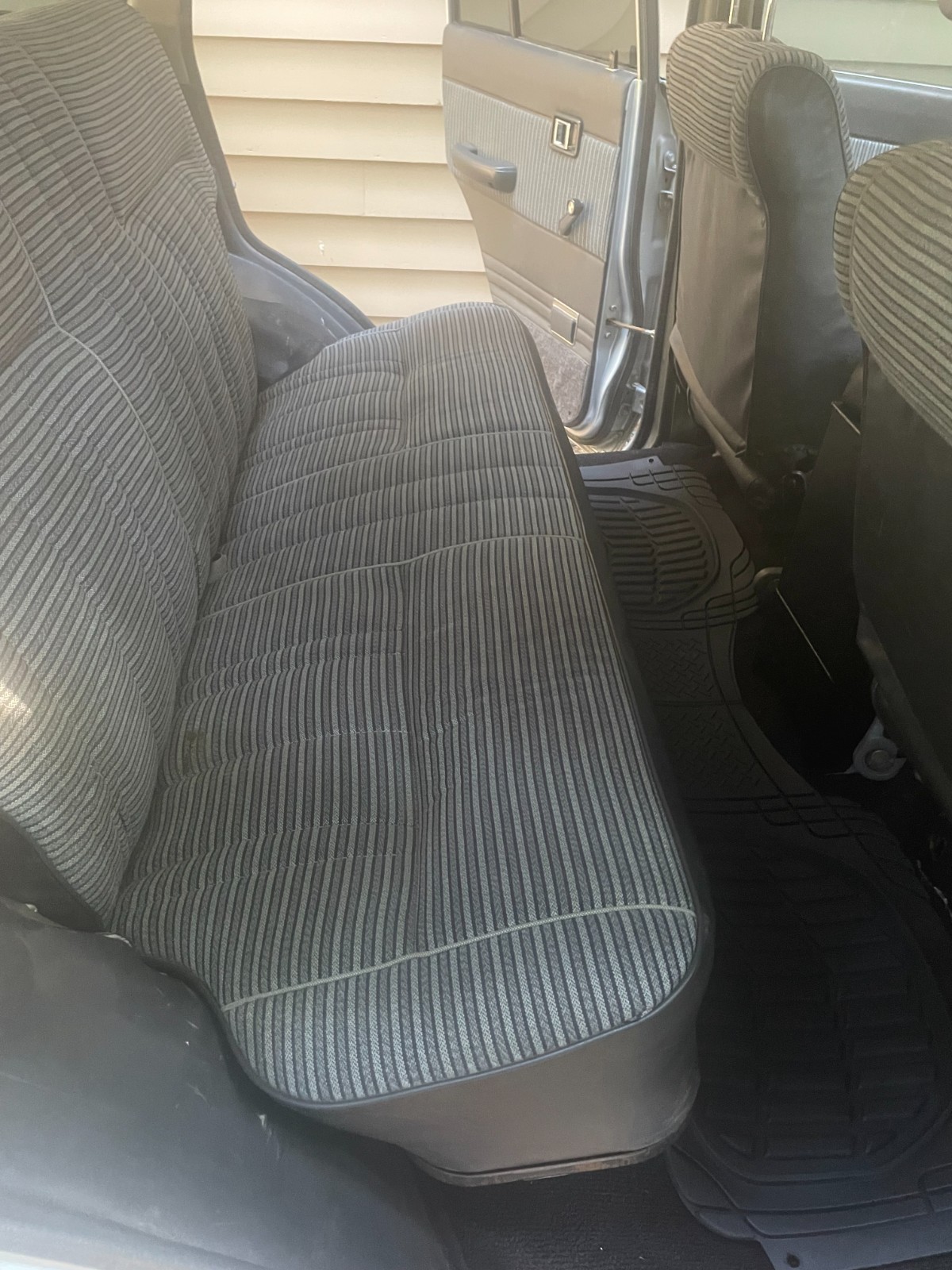 Toyota-Land-Cruiser-1985-SUV-12