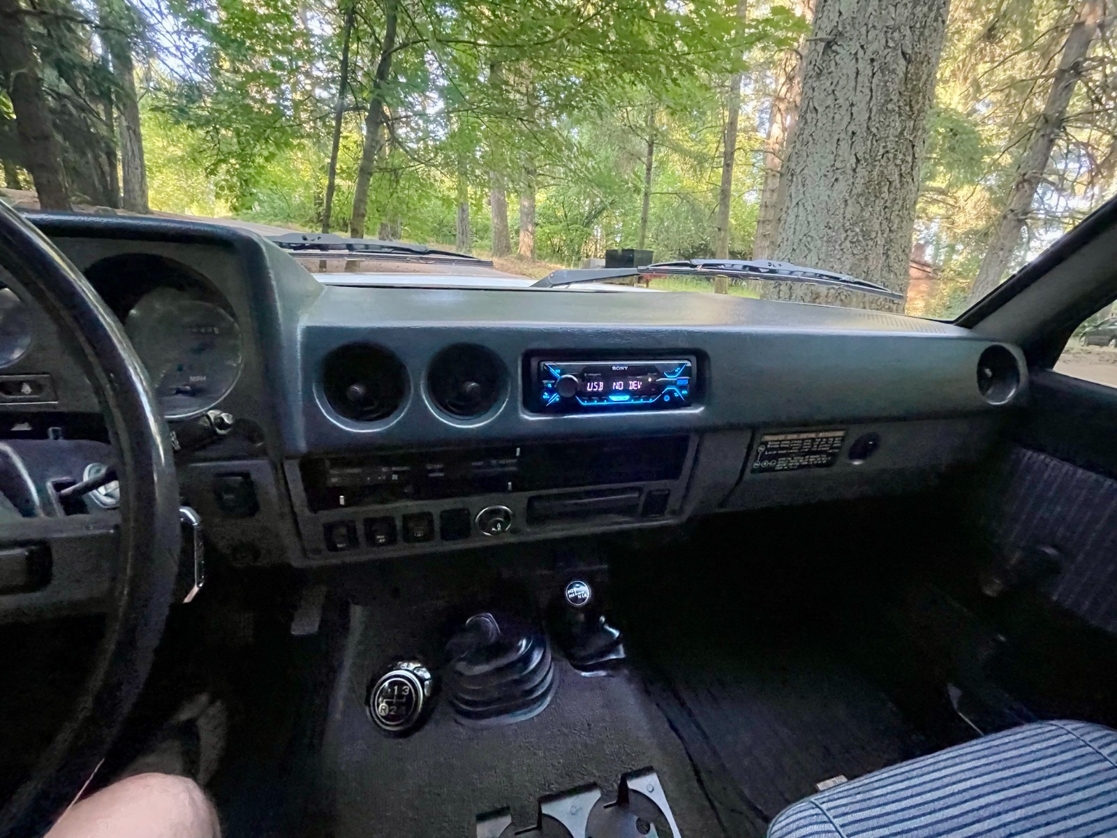 Toyota-Land-Cruiser-1985-SUV-2
