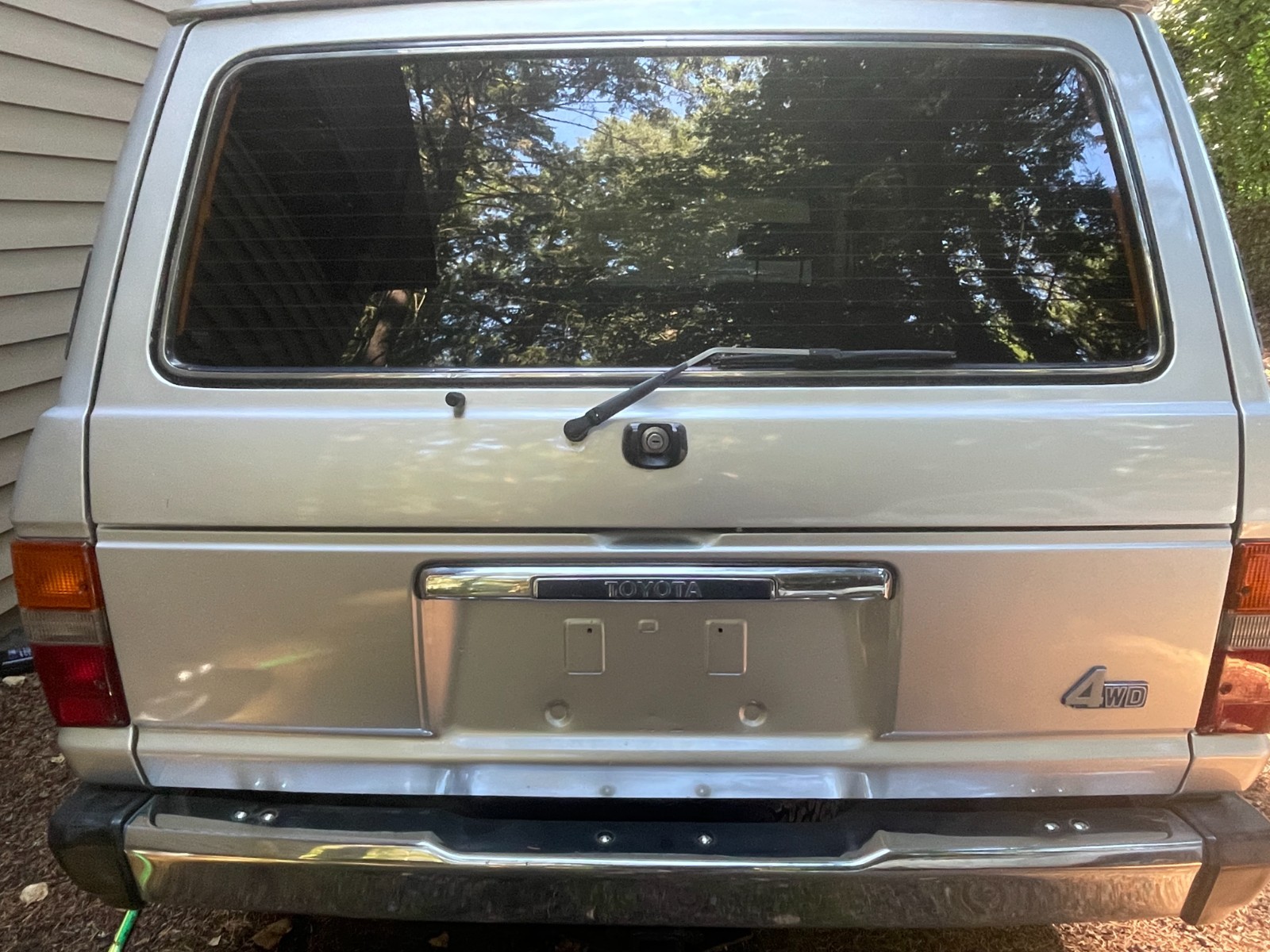 Toyota-Land-Cruiser-1985-SUV-24
