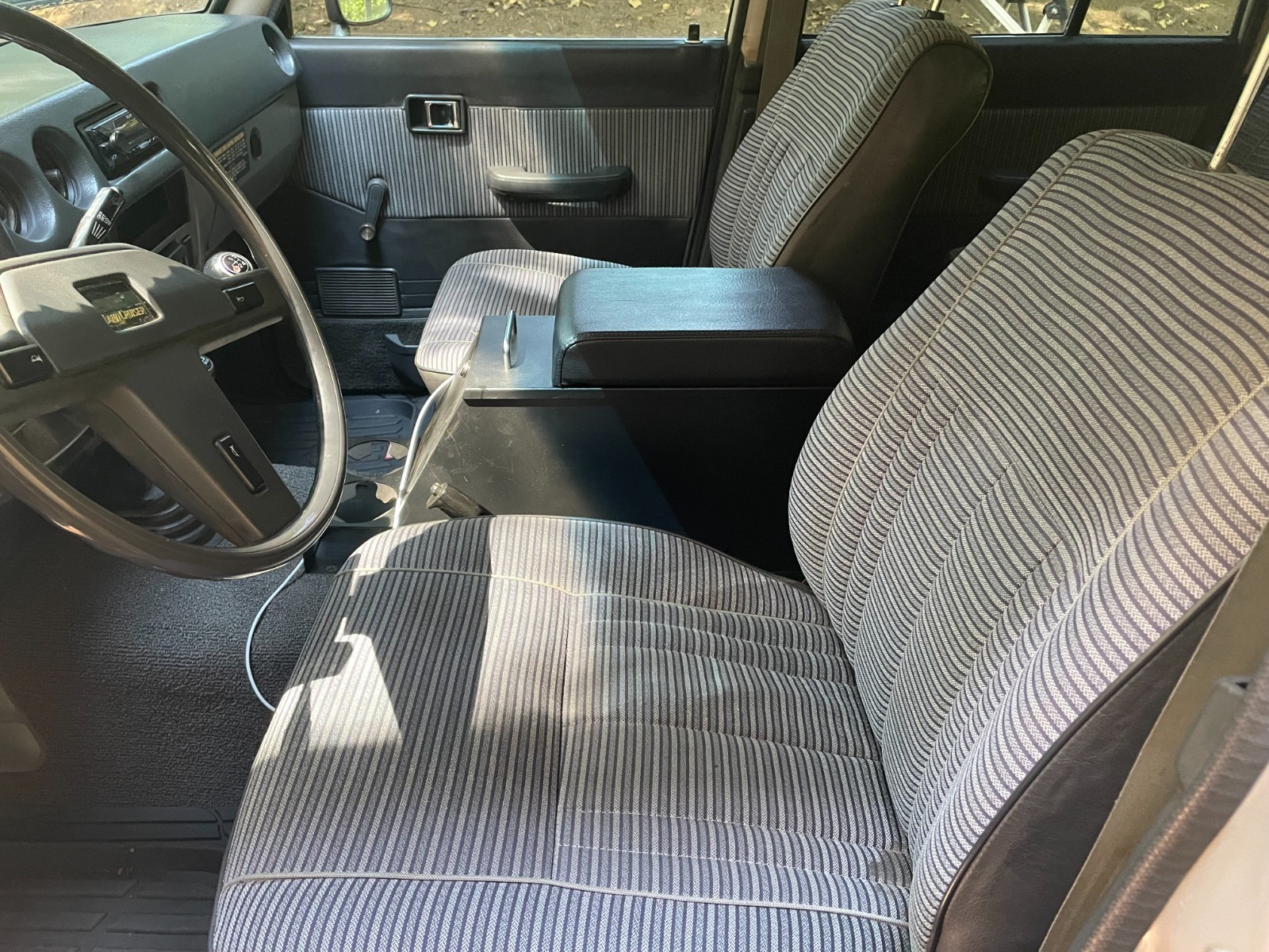 Toyota-Land-Cruiser-1985-SUV-32