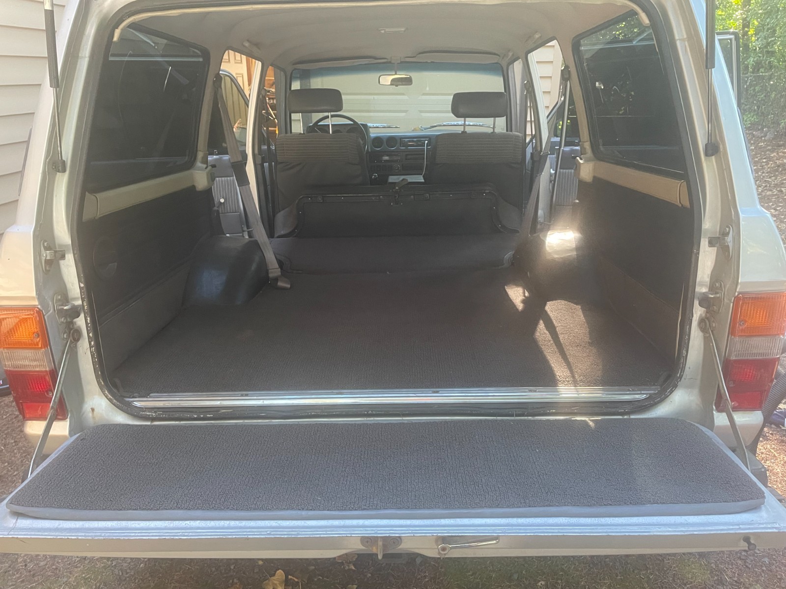 Toyota-Land-Cruiser-1985-SUV-9